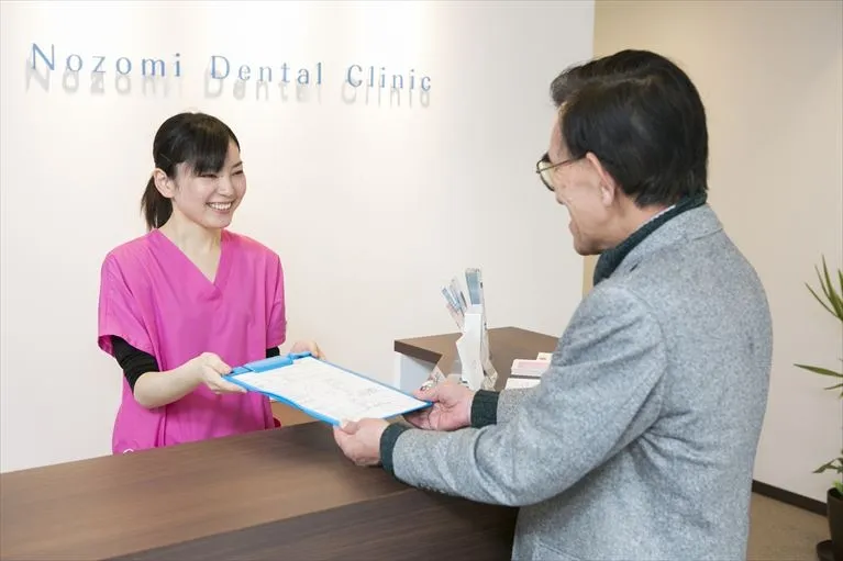 男性や年配の方にもホワイトニングが好評です