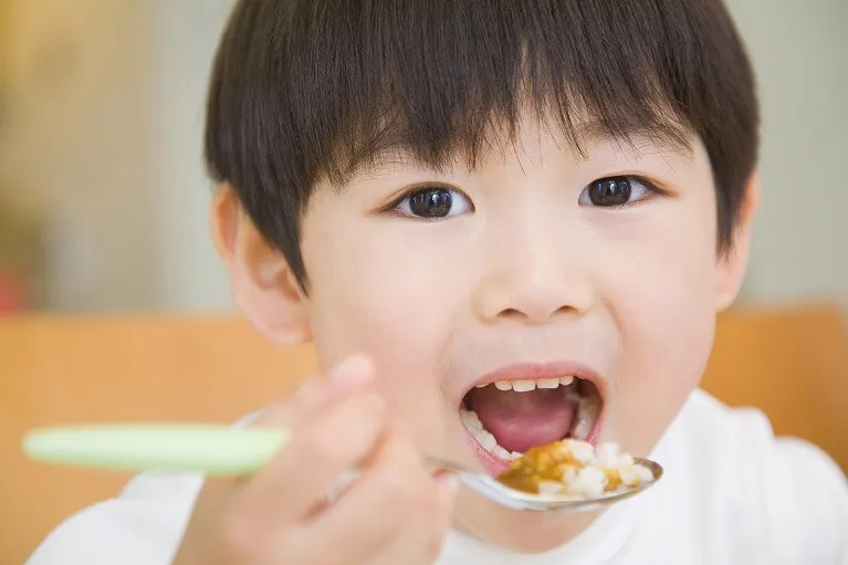 お子さんを虫歯から守るために心がけたい生活習慣